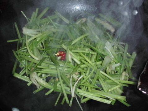 小炒芹菜步骤3