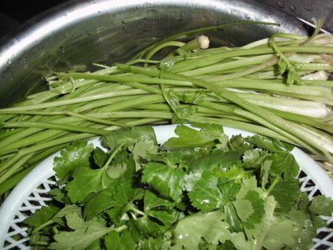 小炒芹菜步骤1