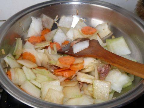 冬瓜胡萝卜花步骤3