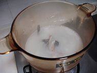 茼蒿鱼头汤步骤9