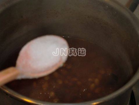 双仁秋耳拌西芹步骤5