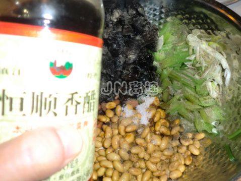 双仁秋耳拌西芹步骤19