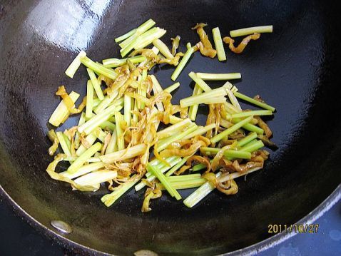 芹菜什锦条步骤6