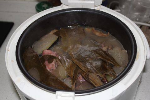 荷叶冬瓜鱼汤步骤6