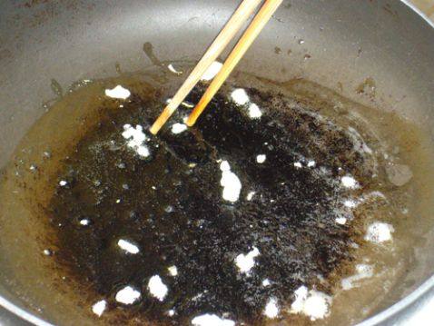 贝肉炒芹菜粒步骤3