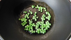甜豆虾仁步骤6