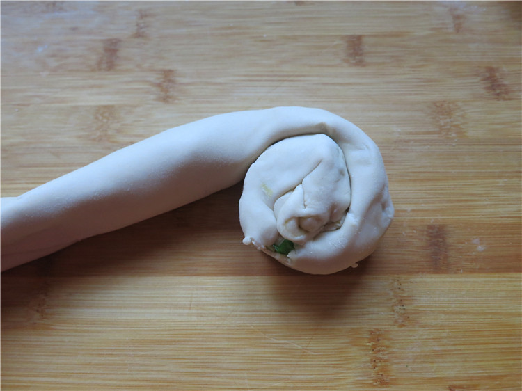 鸡油葱花饼步骤12