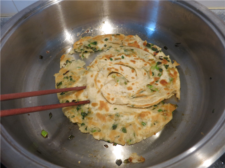 鸡油葱花饼步骤16