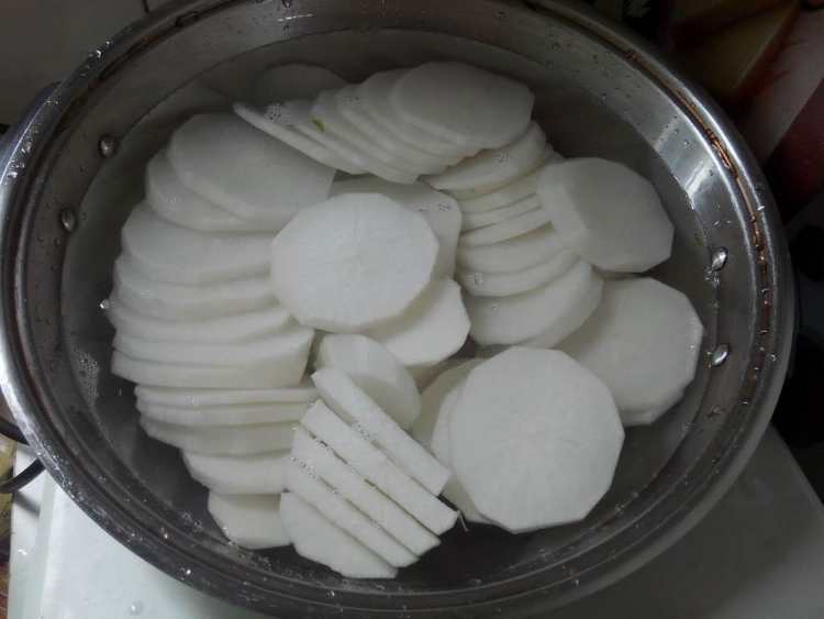 白萝卜鲜肉水饺步骤2