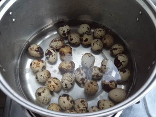 滋味鹌鹑蛋步骤1