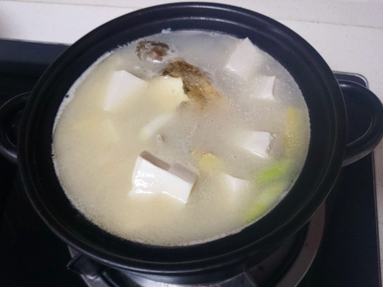 鱼头煮豆腐步骤9
