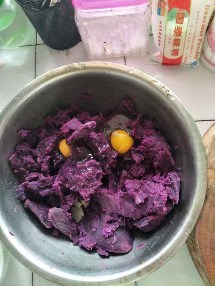 紫薯鸡蛋饼步骤3