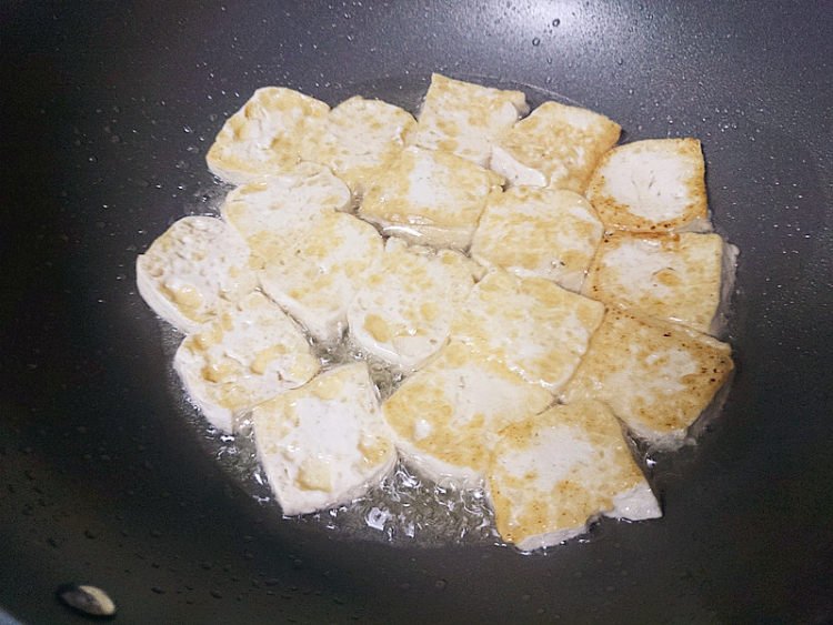 口蘑烧豆腐步骤5
