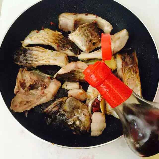 胡椒豆腐鲤鱼汤步骤6