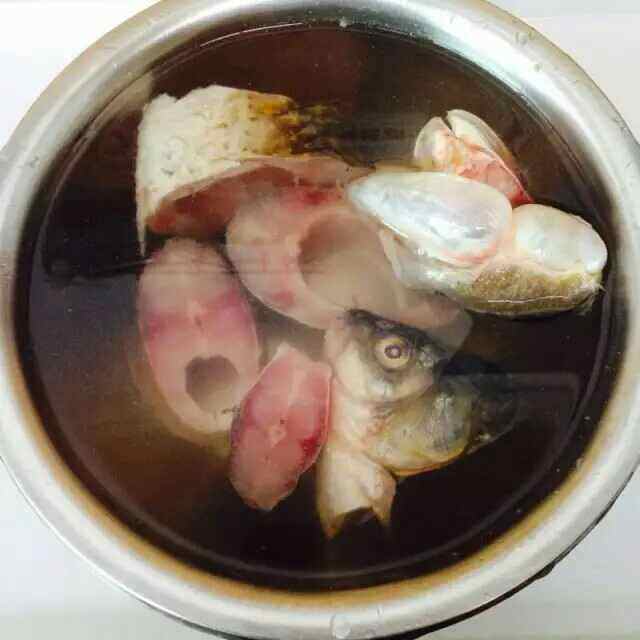 胡椒豆腐鲤鱼汤步骤2