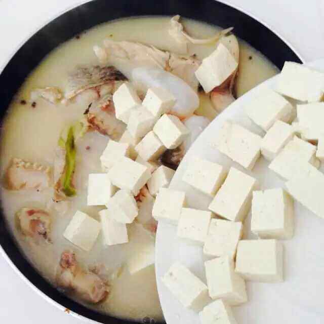 胡椒豆腐鲤鱼汤步骤10