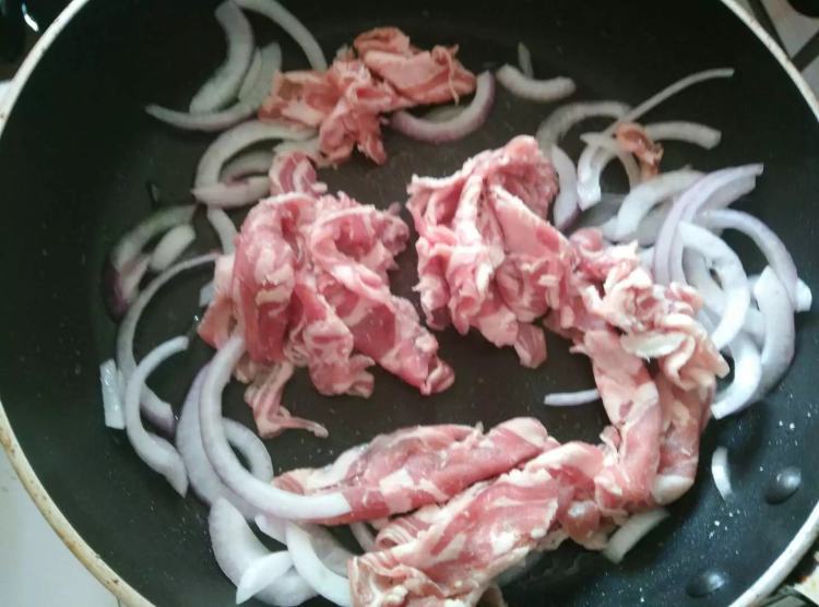 羊肉奶酪夹馍步骤3