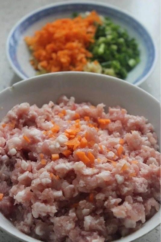 糖醋肉丸步骤1