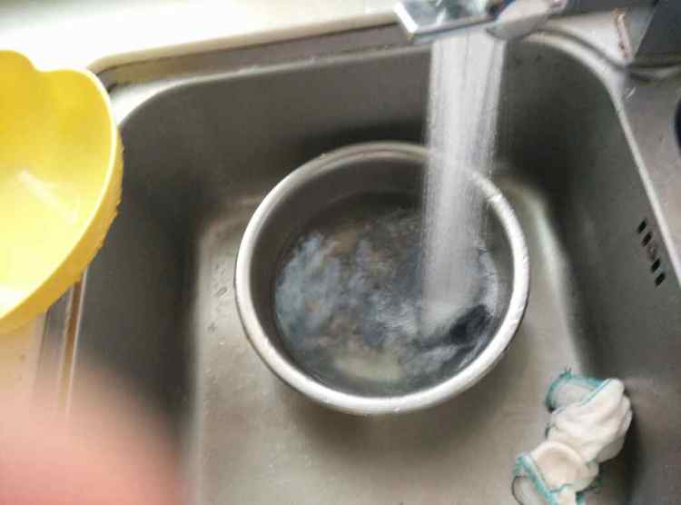乌鸡炖虫草花步骤1