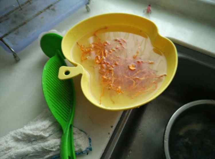 乌鸡炖虫草花步骤5