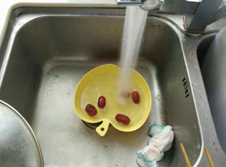 乌鸡炖虫草花步骤6