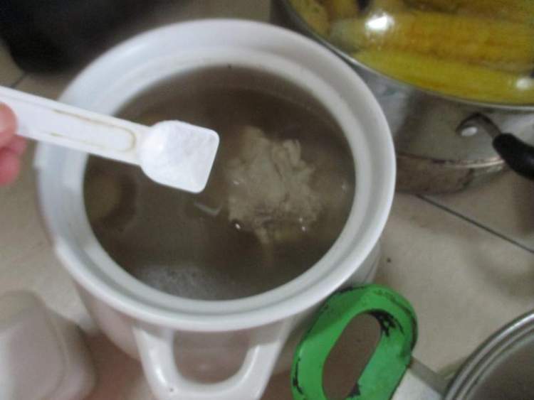 黄精猪骨汤步骤9