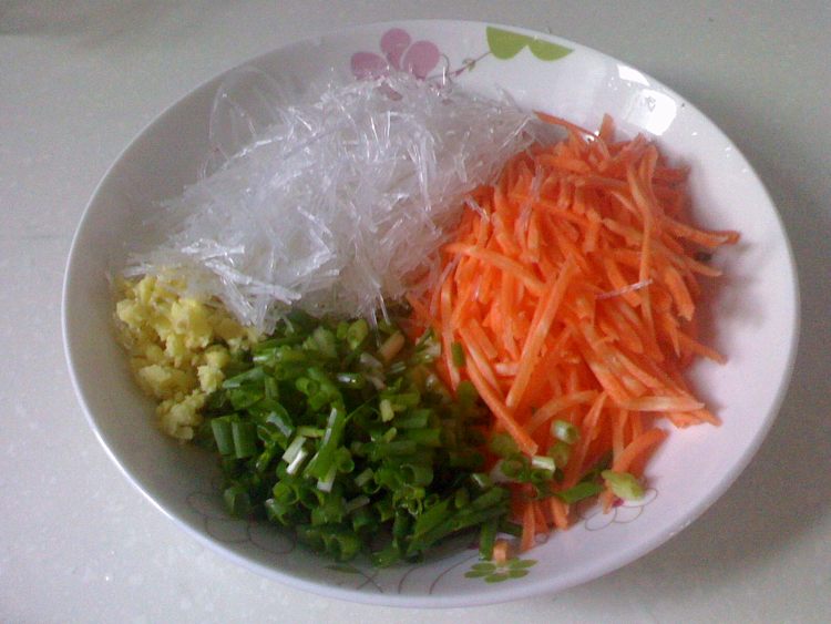鱼蓉粉丝饺步骤4