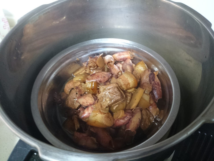 墨斗鱼红烧肉步骤13