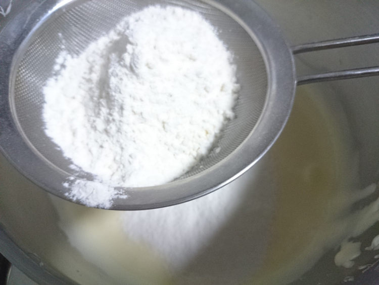 炼乳海绵蛋糕步骤7