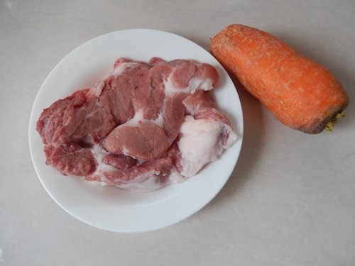 胡萝卜肉饼步骤1