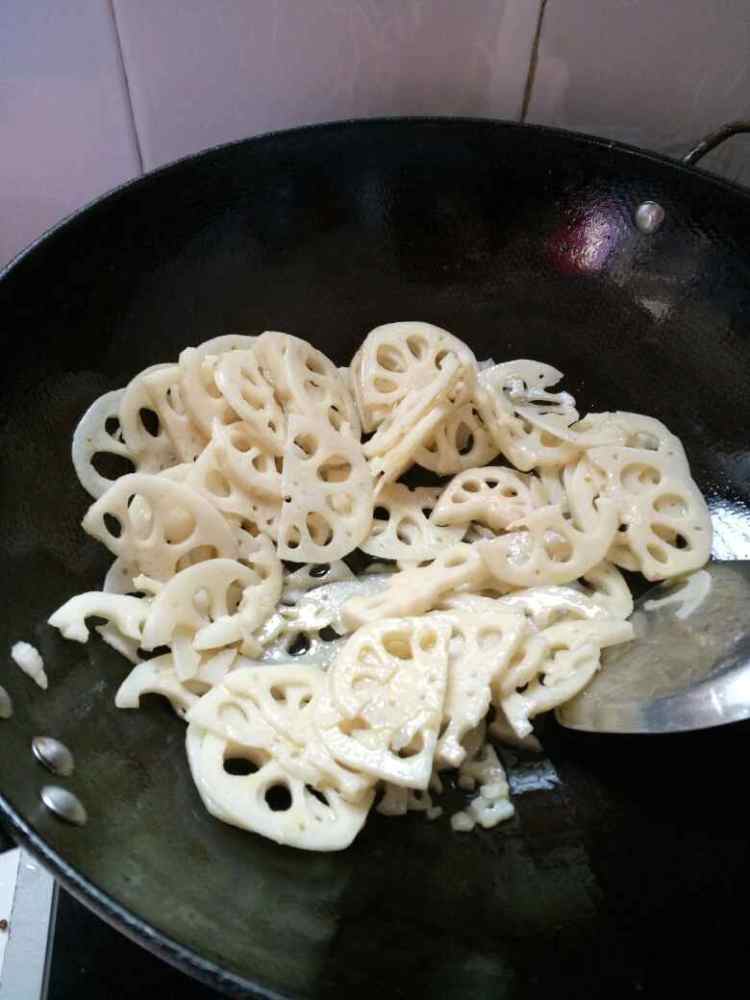 糖醋藕片步骤4