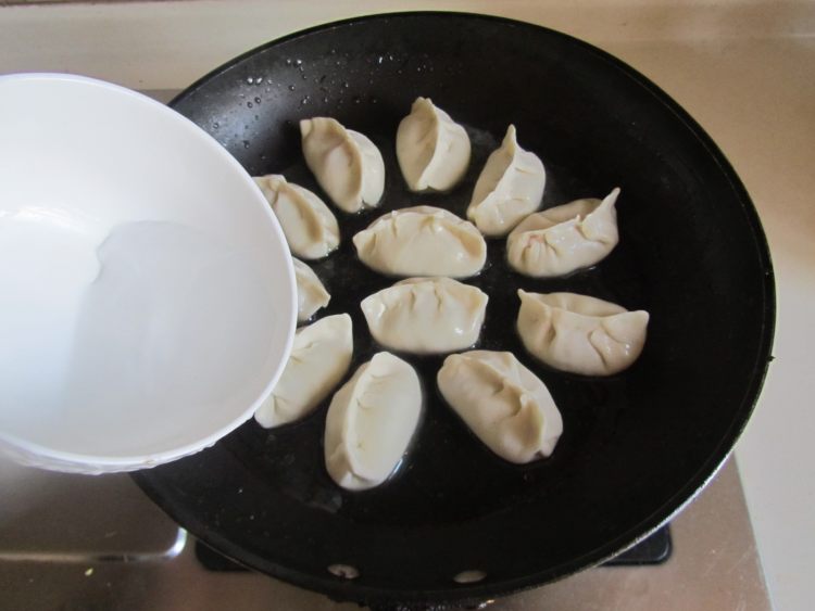香菇煎饺步骤10