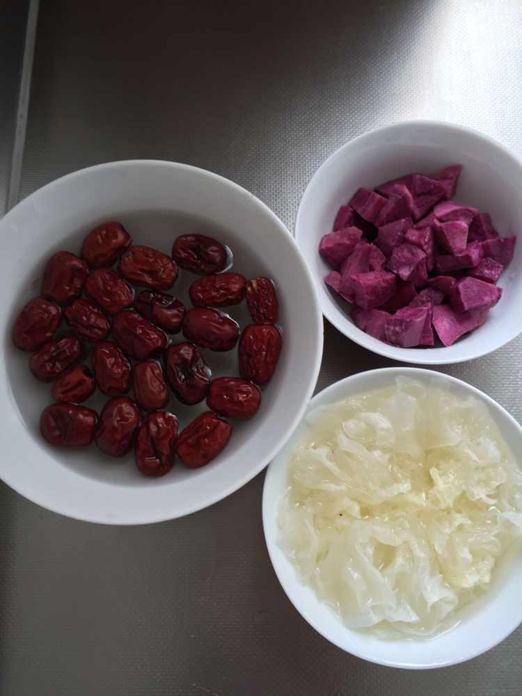 #美味的朋友#紫薯红枣步骤1