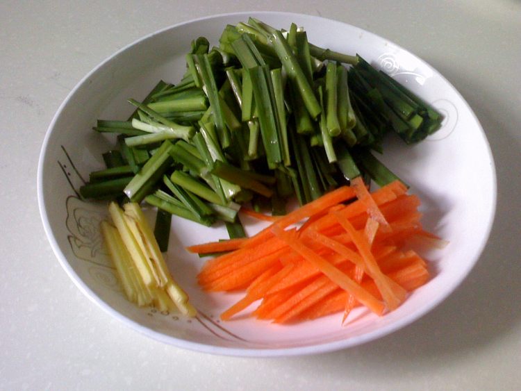 素煸韭菜黄豆芽步骤2