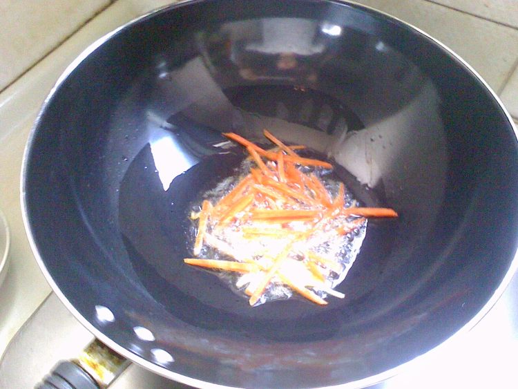 素煸韭菜黄豆芽步骤3