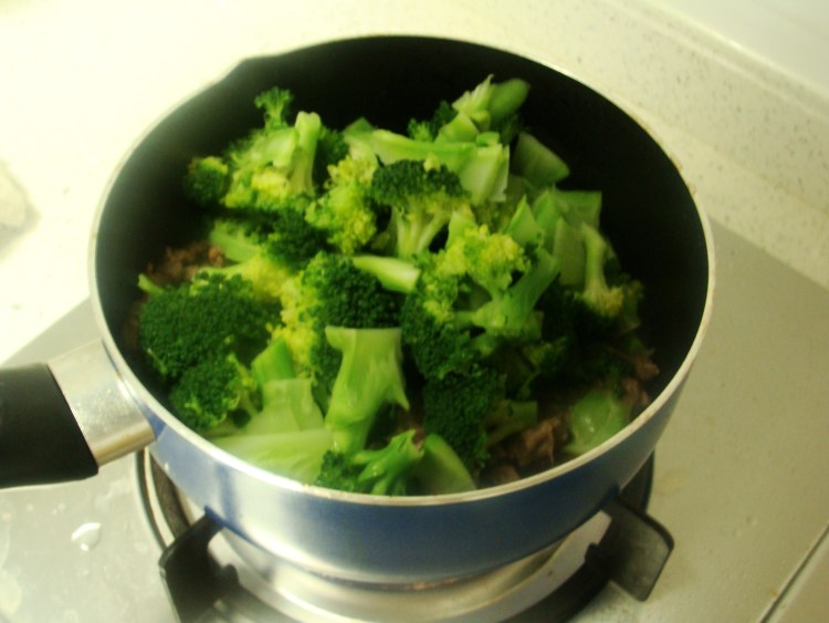 西兰花炒牛肉步骤5