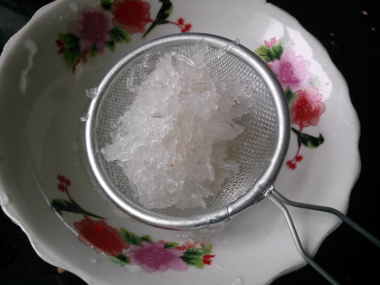 冰糖红枣燕窝羹步骤2