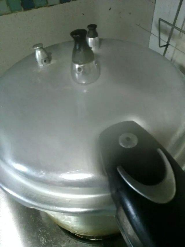 排骨红枣莲藕汤步骤8