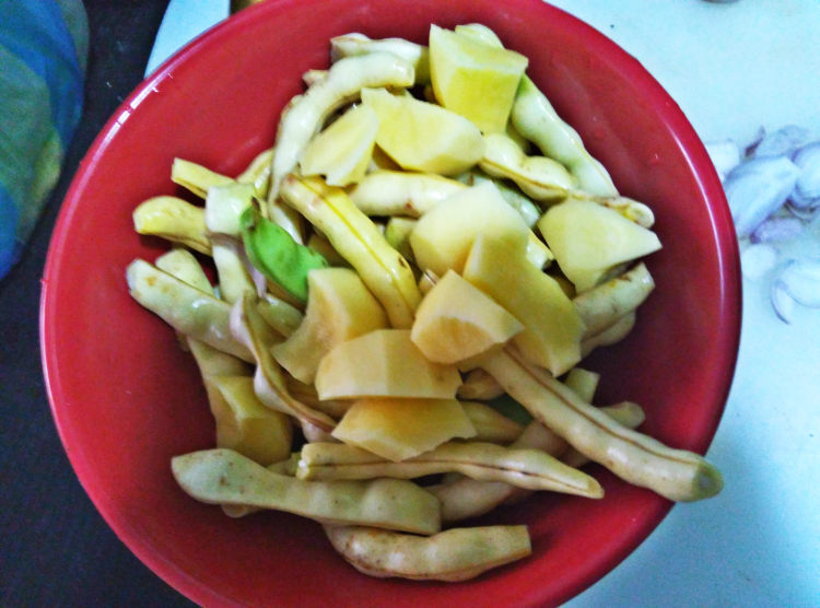 豆角焖饭步骤1
