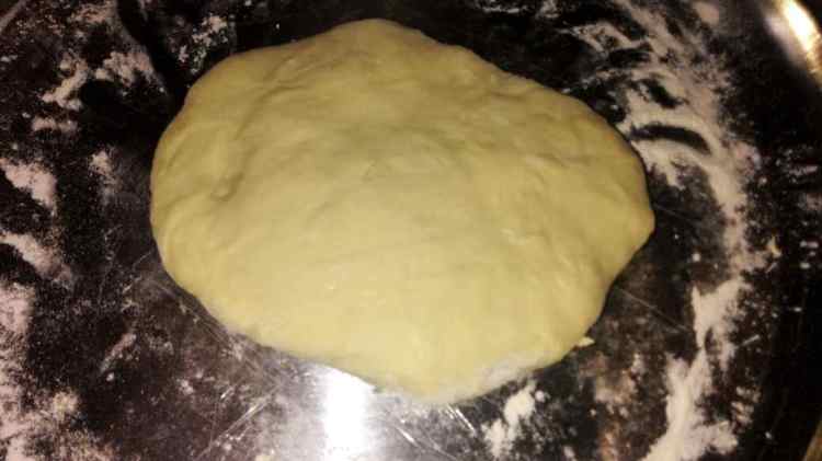 毛毛虫红豆沙夹心面包步骤1