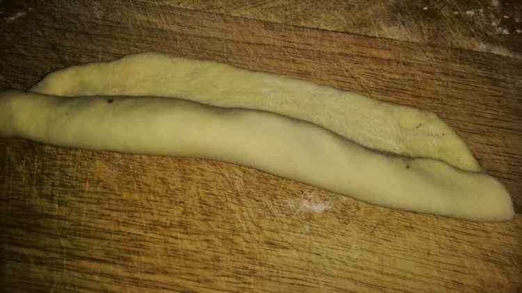 毛毛虫红豆沙夹心面包步骤9
