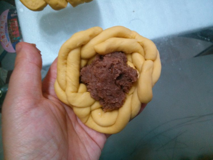 南瓜绣球豆沙包步骤11