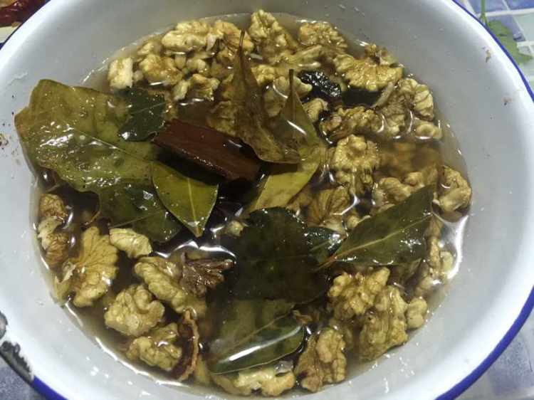 五香核桃仁步骤6