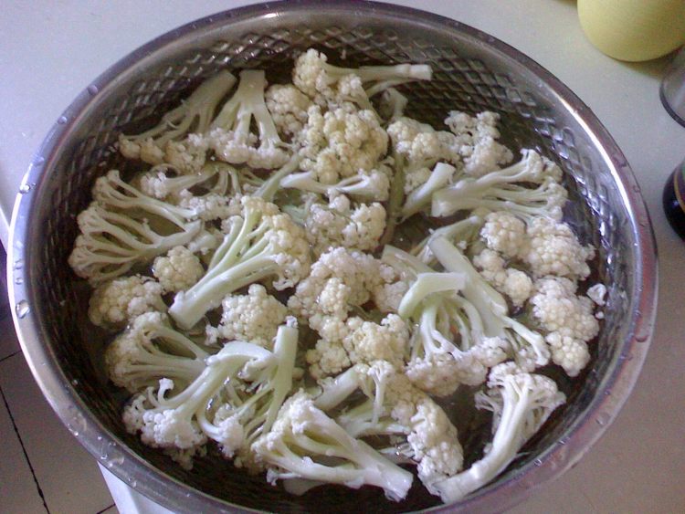 白灼花菜步骤1