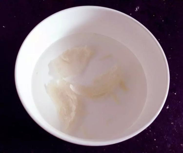 冰糖红枣炖燕窝步骤2