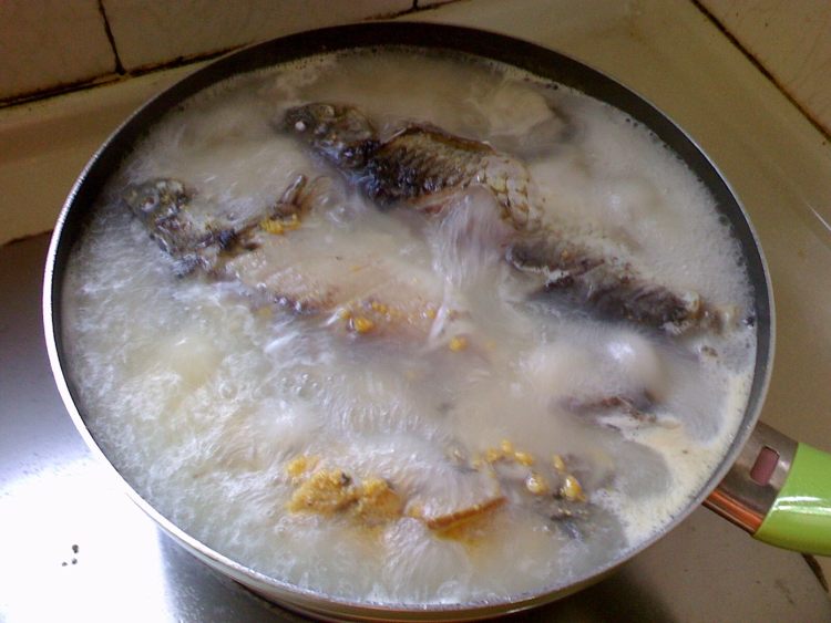 青菜鲫鱼粥步骤3