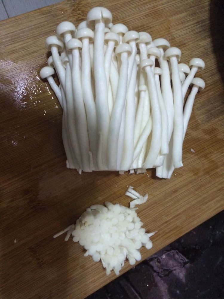 鲜菇排骨汤步骤4