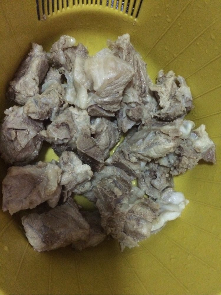 鲜菇排骨汤步骤1