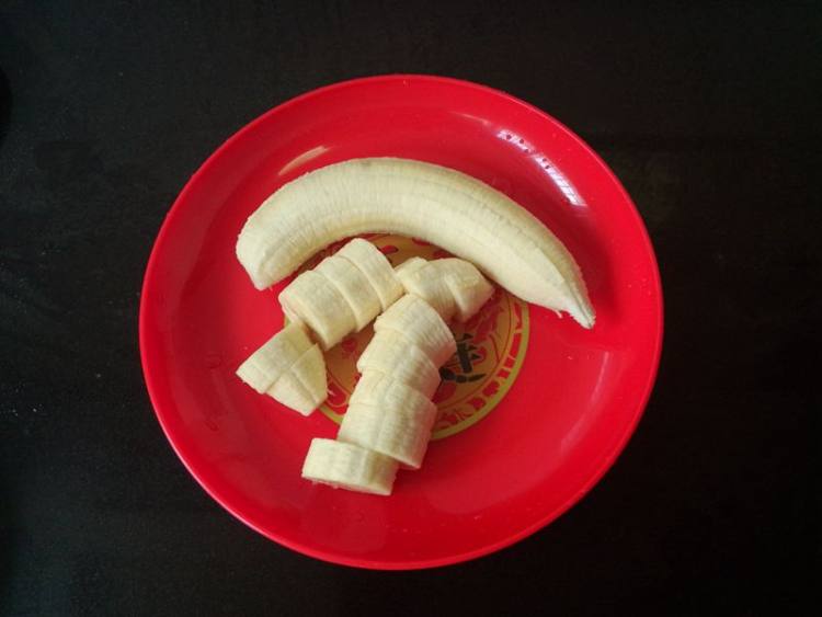 香蕉牛奶煎饼步骤2