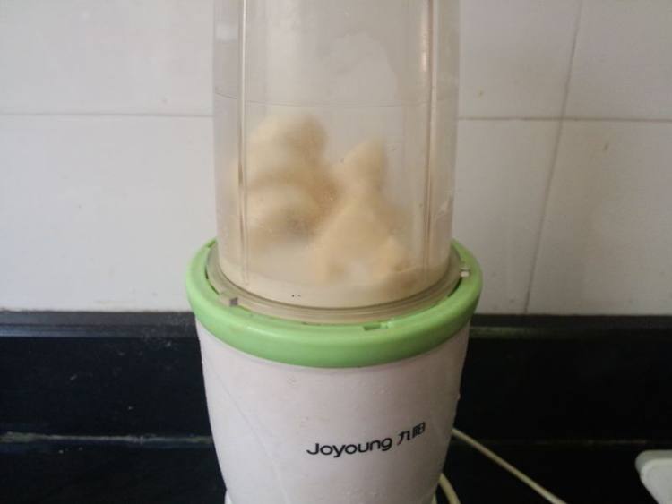 香蕉牛奶煎饼步骤3